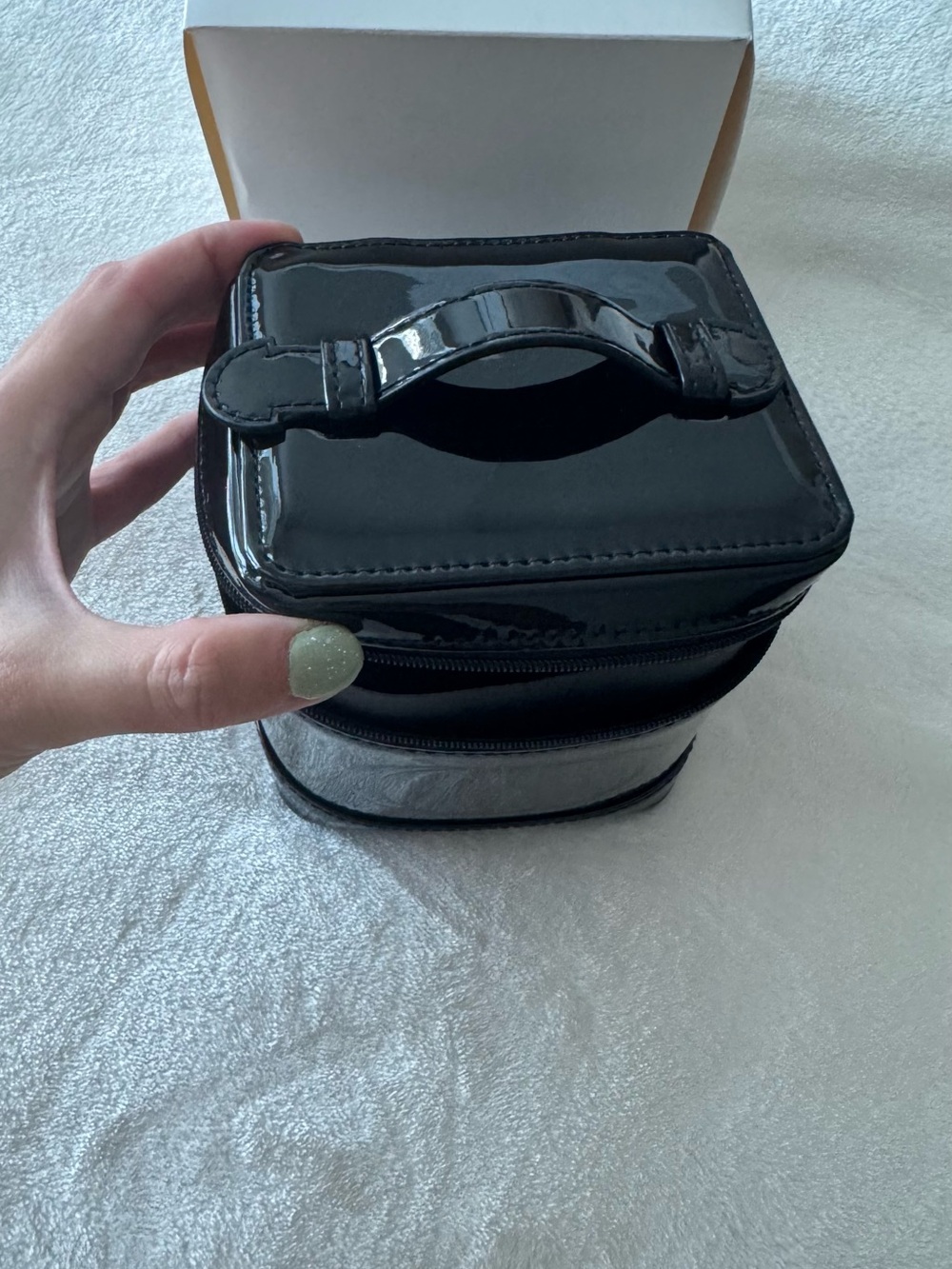 Dior Black Patent Leather Toiletry Bag with Embossed CD - Picture 4 of 5